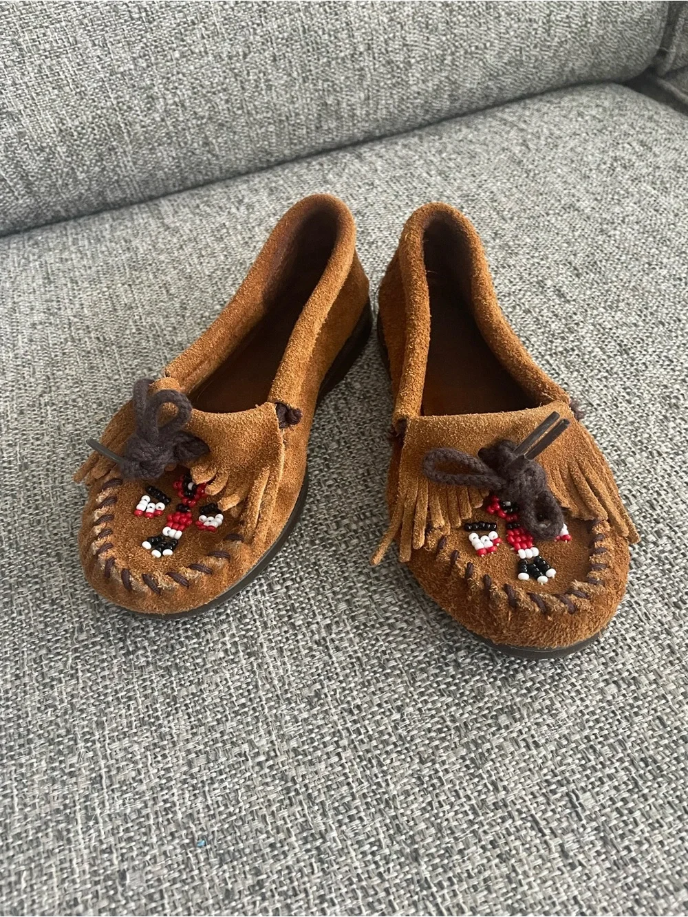 Minnetonka Brown Suede Fringe Beaded Kids Moccasins